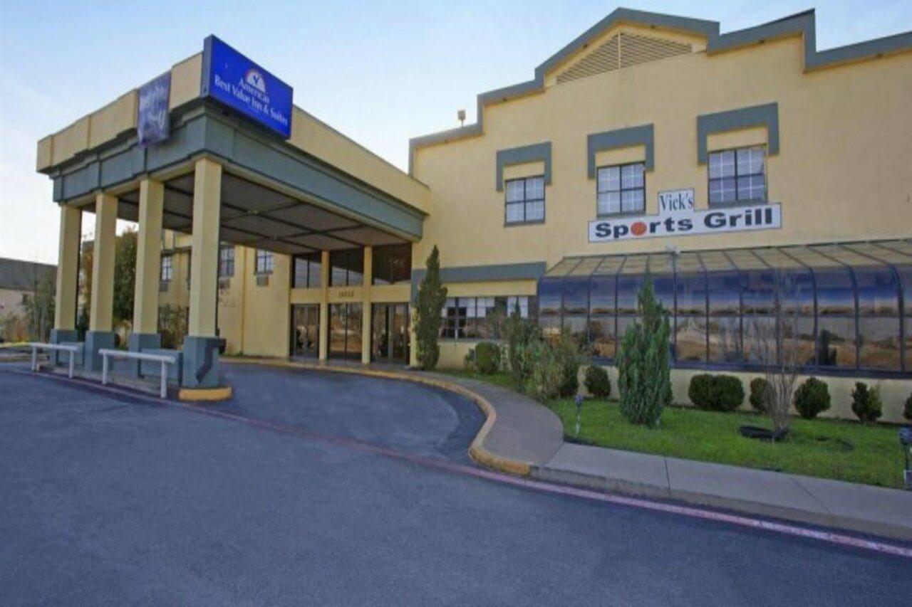 Americas Best Value Inn And Suites North ฟาร์เมอร์สแบรนช์ ภายนอก รูปภาพ