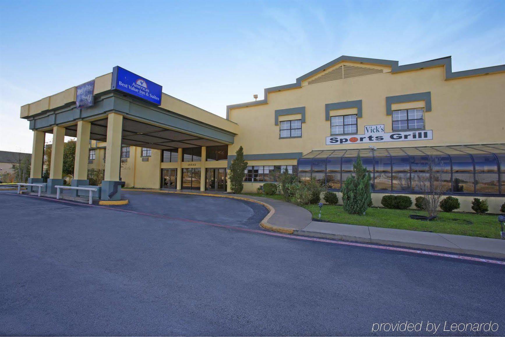 Americas Best Value Inn And Suites North ฟาร์เมอร์สแบรนช์ ภายนอก รูปภาพ